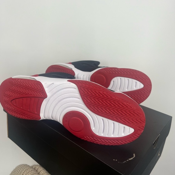 Nike Jordan Max Aura Black and Red Size 10 - Picture 5 of 5